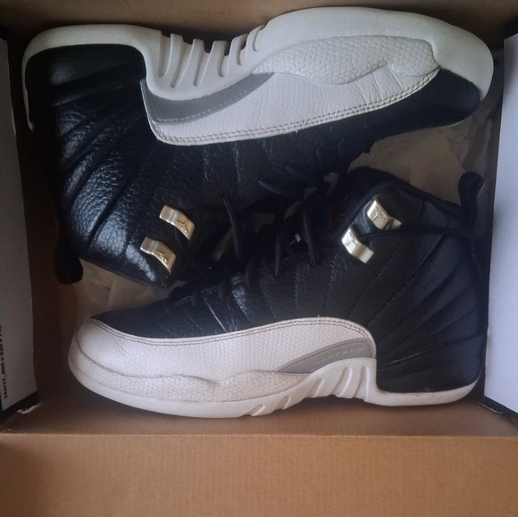 Jordan 12 Playoffs - Picture 2 of 9